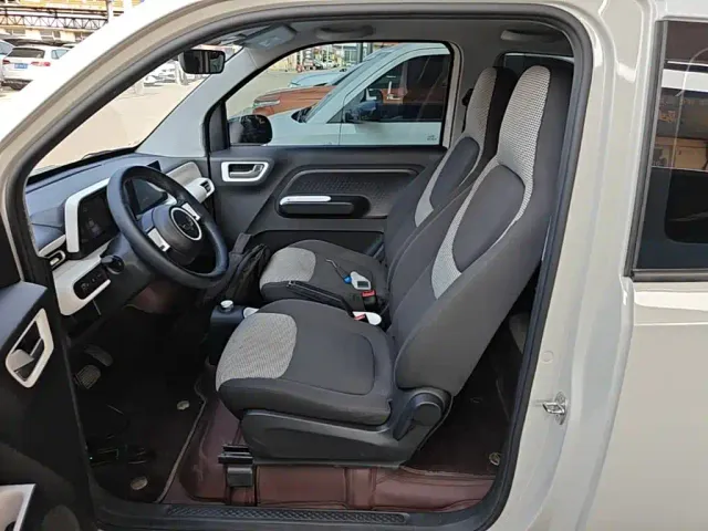 Wuling Motors Hongguang MINIEV 2024 3rd Gen 215km Advanced — Фото автомобиля 15