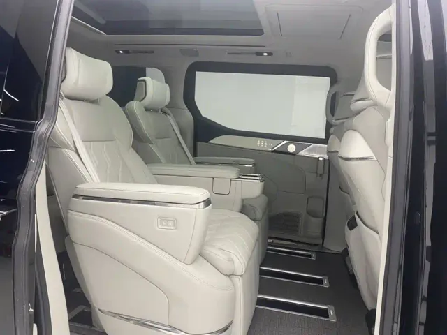 Volvo EM90 — Фото автомобиля 23