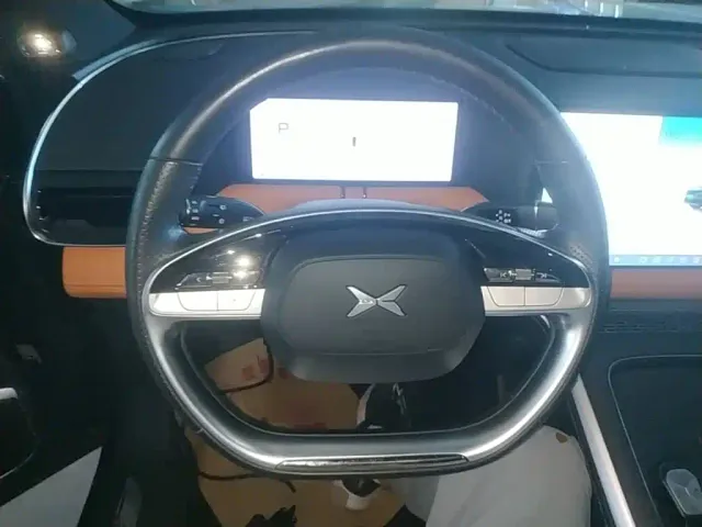 Xpeng G9 — Фото автомобиля 10