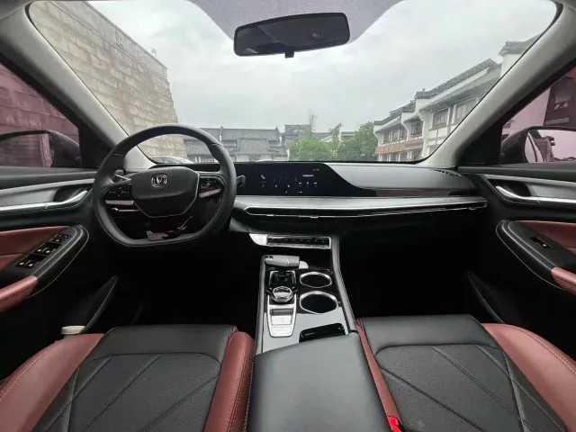 Changan Eado — Фото автомобиля 8