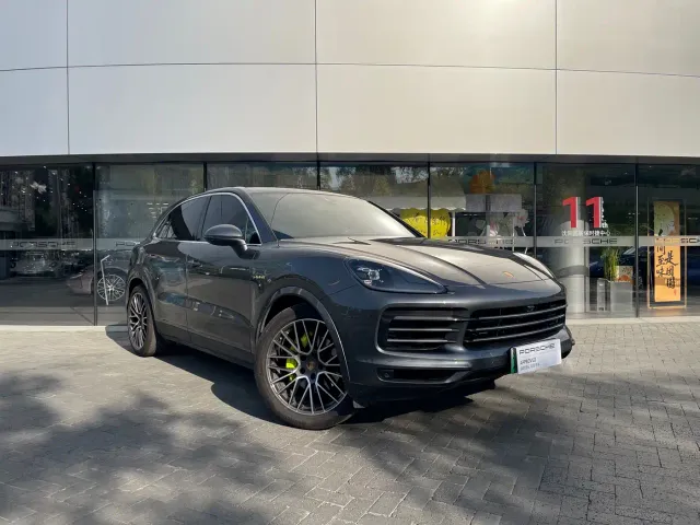 Porsche Cayenne — Фото автомобиля 4