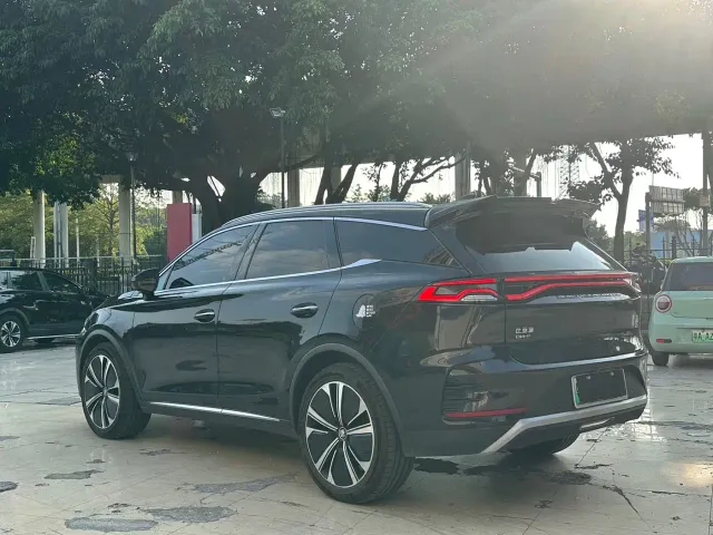 BYD Tang — Фото автомобиля 7