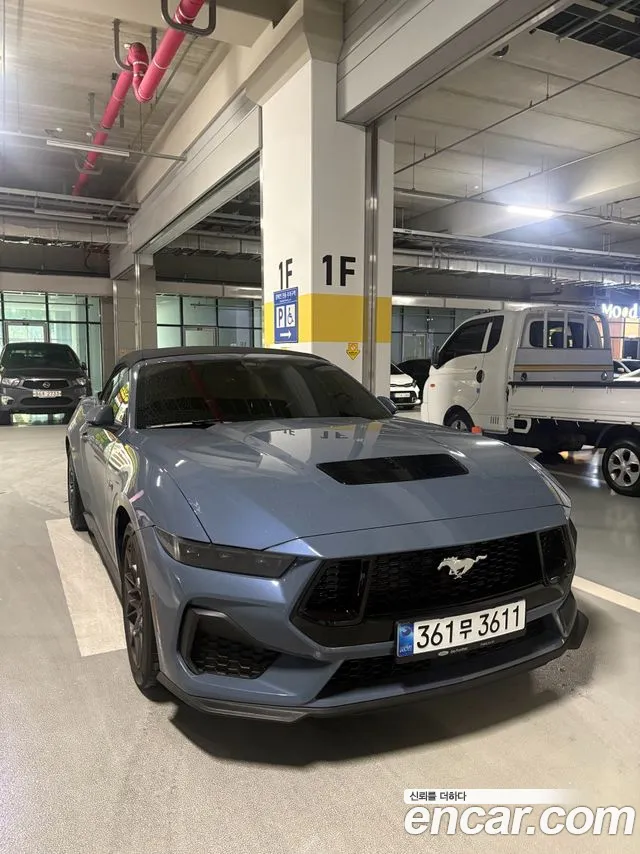 Ford Mustang — Фото автомобиля 3