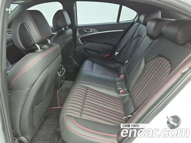 Genesis G70 — Фото автомобиля 12