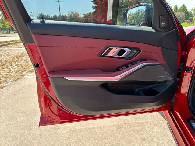 BMW 3 Series — Фото автомобиля 12