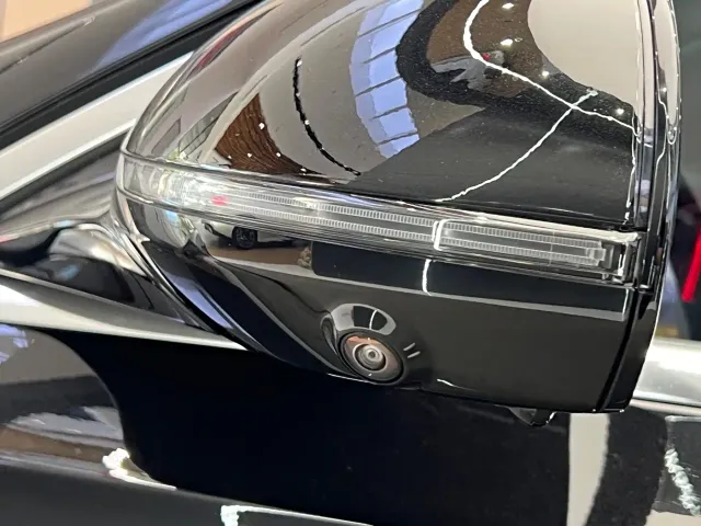 Mercedes-Benz E-Class — Фото автомобиля 20