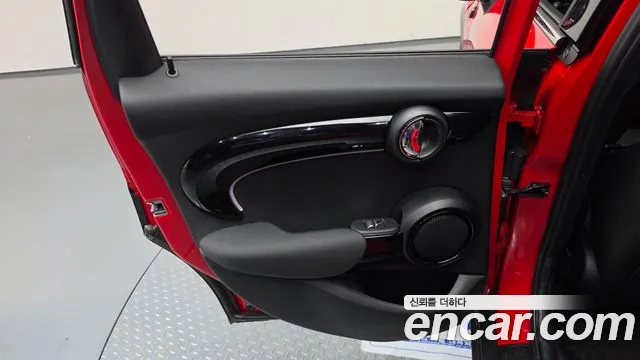 Mini Cooper Cooper 5 дверей Classic — Фото автомобиля 25