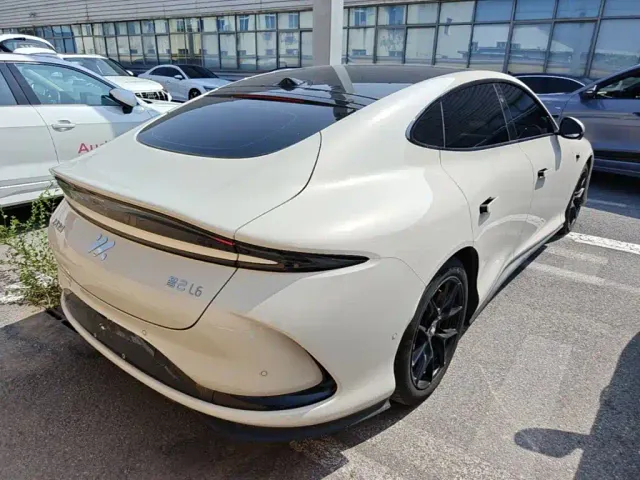 IM Motors L6 — Фото автомобиля 6
