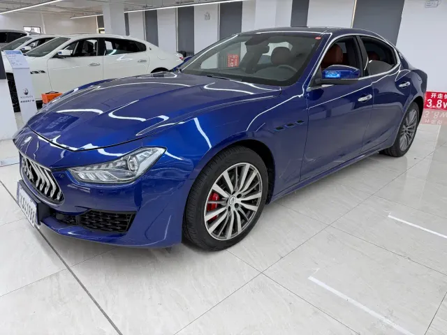 Фотография автомобиля — Maserati Ghibli