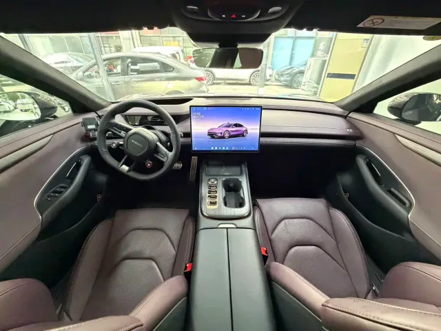 Xiaomi SU7 — Фото автомобиля 9