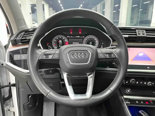 Audi Q3 — Фото автомобиля 8