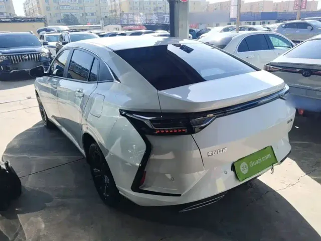 Dongfeng Yixuan — Фото автомобиля 4