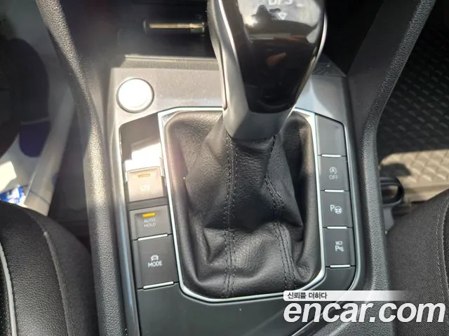 Volkswagen Tiguan — Фото автомобиля 18