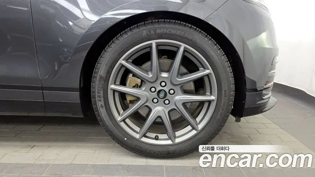 Land Rover Range Rover Velar Range Rover Velar 3.0 P400 R-Dynamic HSE — Фото автомобиля 18