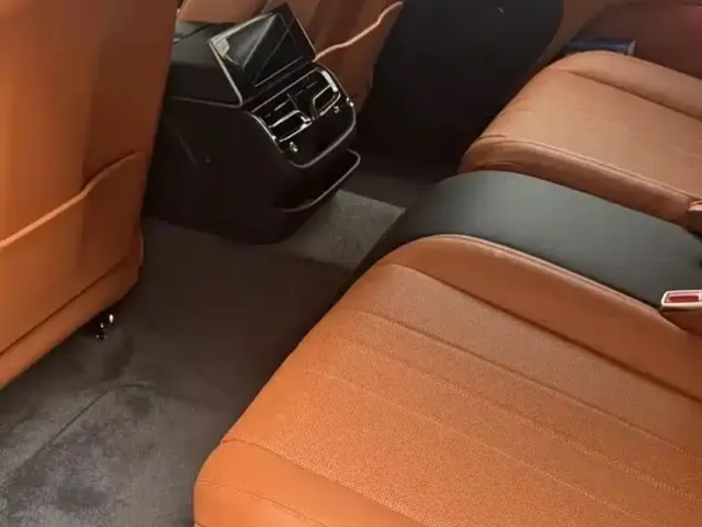 Bentley Flying Spur — Фото автомобиля 6