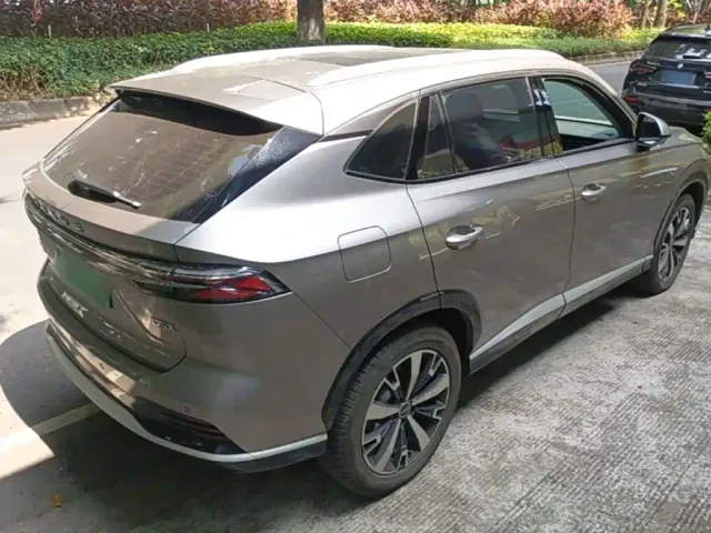 Roewe D5X DMH — Фото автомобиля 6