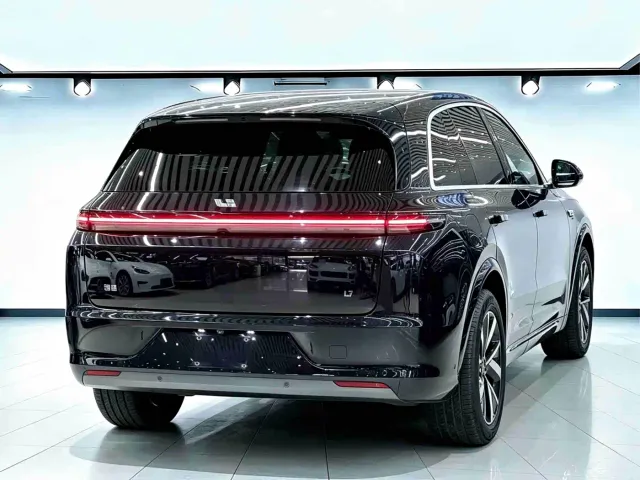 Li Auto L7 — Фото автомобиля 3