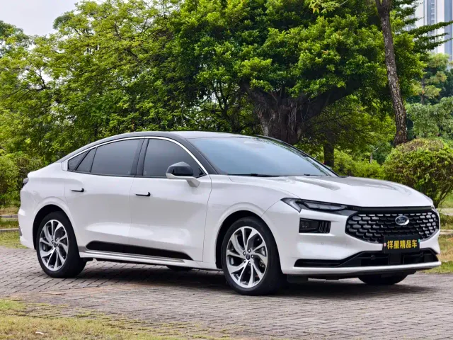 Ford Mondeo — Фото автомобиля 3