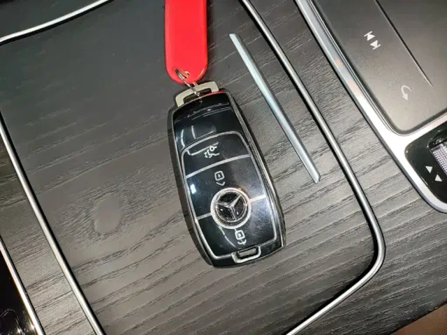 Mercedes-Benz E-Class — Фото автомобиля 10