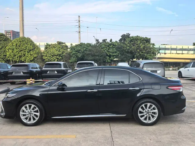 Toyota Camry — Фото автомобиля 4