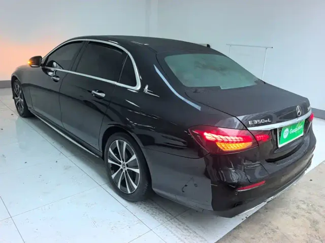 Mercedes-Benz E-Class — Фото автомобиля 4