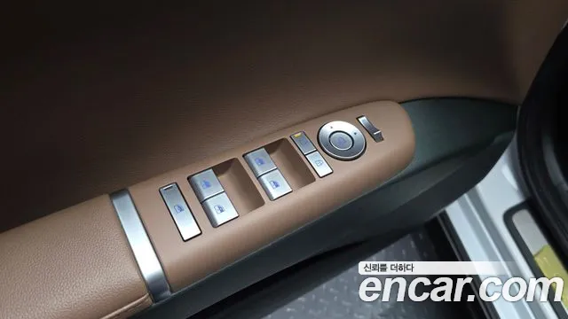 Hyundai Grandeur Grandeur (GN7) 2.5 Бензин 2WD — Фото автомобиля 28