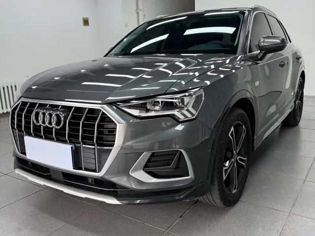 Фотография автомобиля — Audi Q3