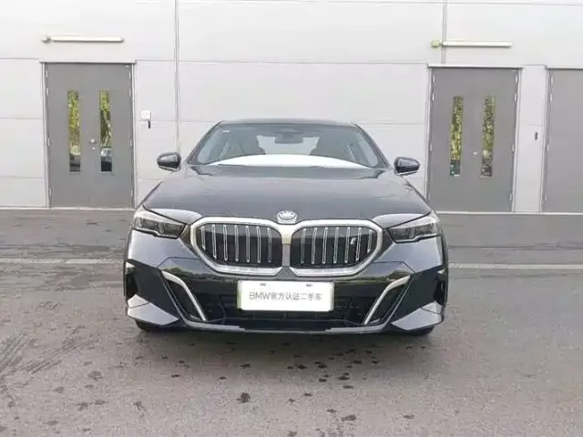 BMW i5 — Фото автомобиля 10