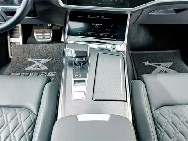 Audi A7L — Фото автомобиля 13