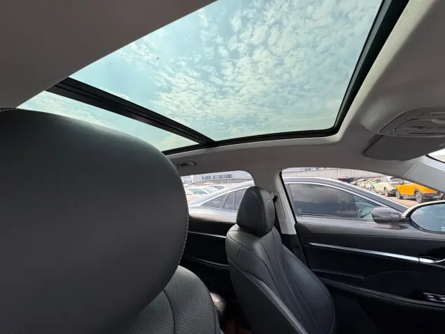 Roewe RX5 Max — Фото автомобиля 13