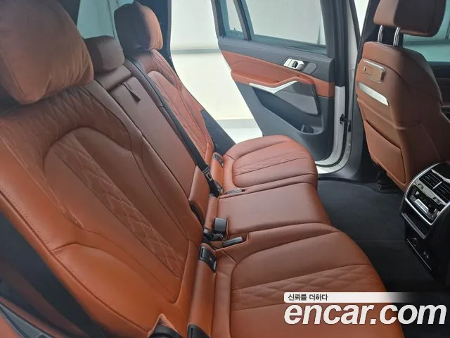 BMW X7 xDrive 40d M Sport 7 мест — Фото автомобиля 18