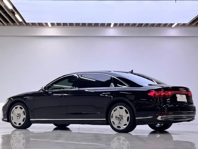 Audi A8 — Фото автомобиля 16