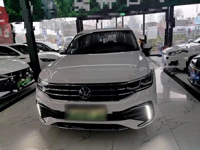 Volkswagen Tiguan L PHEV — Фото автомобиля 2