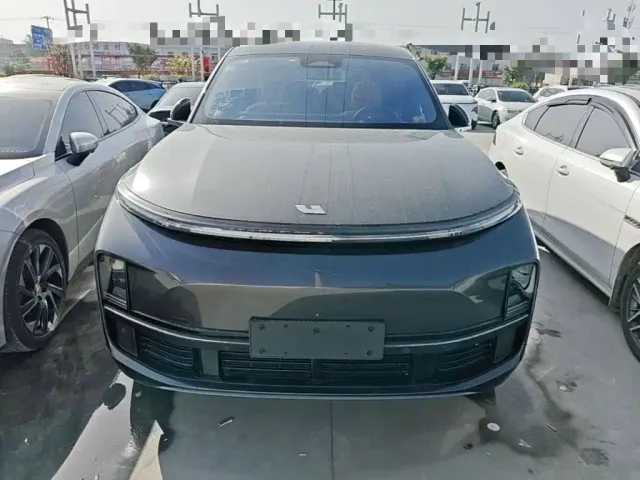Li Auto L8 — Фото автомобиля 2