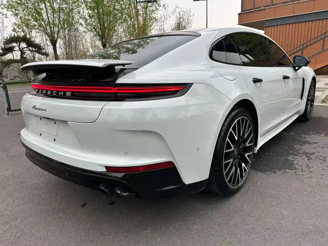 Porsche Panamera — Фото автомобиля 16