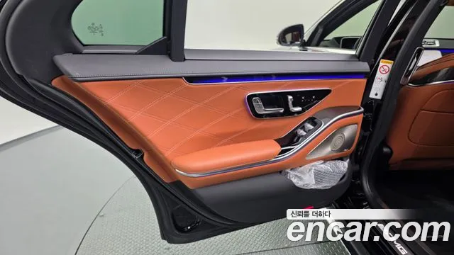 Mercedes-Benz S-Class — Фото автомобиля 14