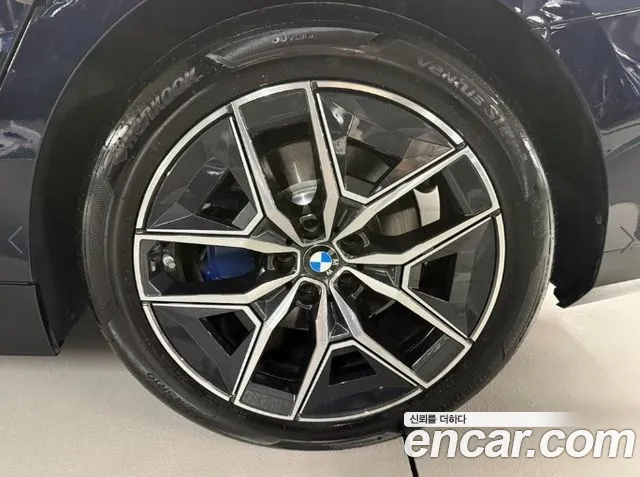BMW 5 Series G60 — Фото автомобиля 19