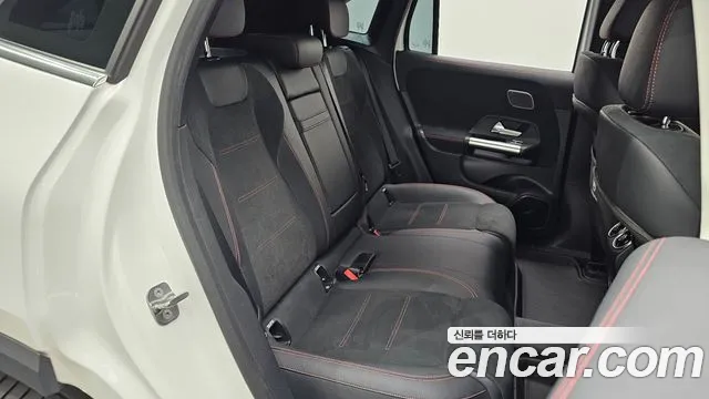 Mercedes-Benz EQA — Фото автомобиля 12