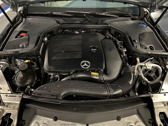 Mercedes-Benz E-Class — Фото автомобиля 22
