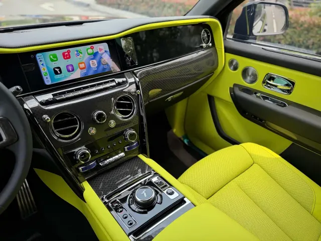 Rolls-Royce Cullinan — Фото автомобиля 11