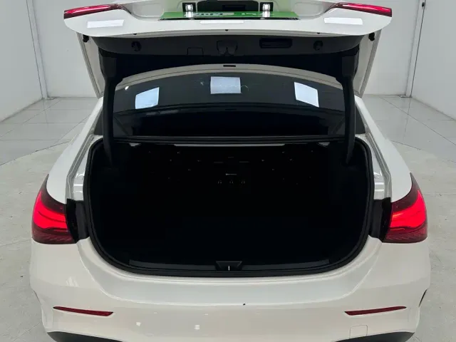 Mercedes-Benz A-Class — Фото автомобиля 16