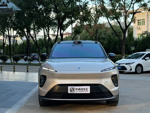 Nio ES8 — Фото автомобиля 2