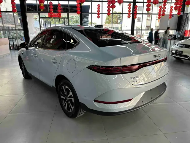BYD Qin PLUS — Фото автомобиля 7