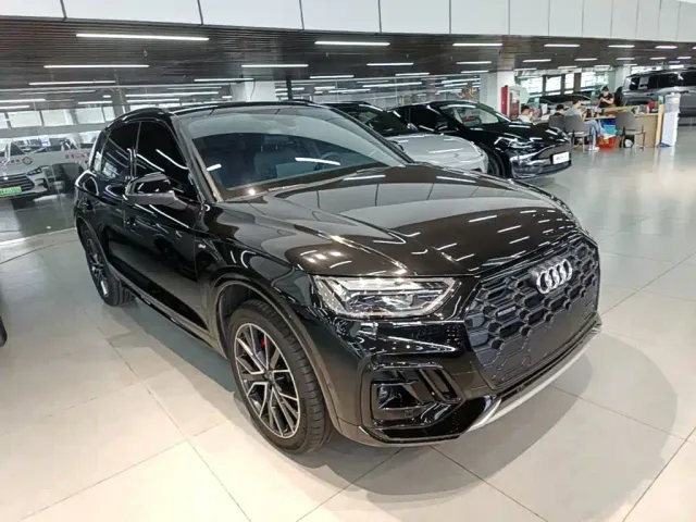 Audi Q5L — Фото автомобиля 3