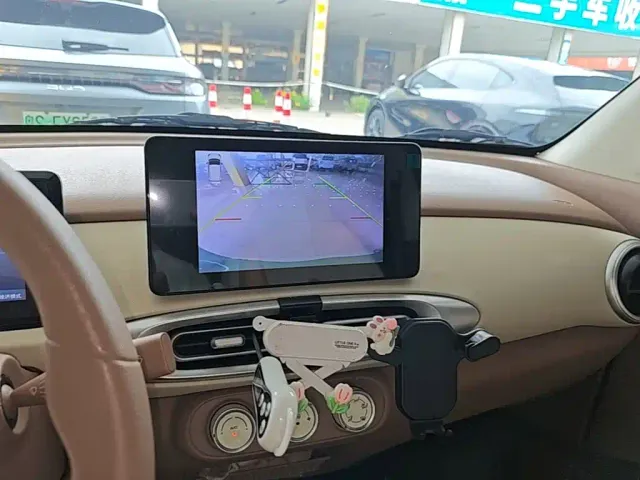 Wuling Hongguang Mini EV — Фото автомобиля 12