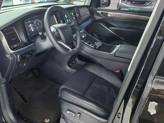GAC Trumpchi M8 — Фото автомобиля 10