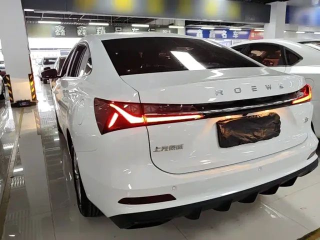Roewe i5 — Фото автомобиля 4