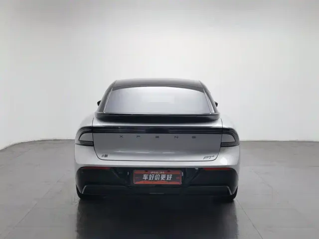 Xpeng P7+ — Фото автомобиля 4