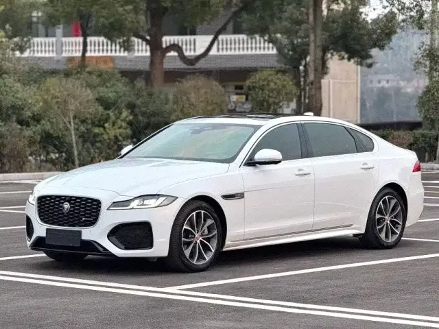 Фотография автомобиля — Jaguar XFL
