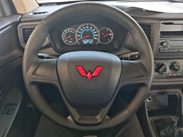 Wuling Hongguang V — Фото автомобиля 10